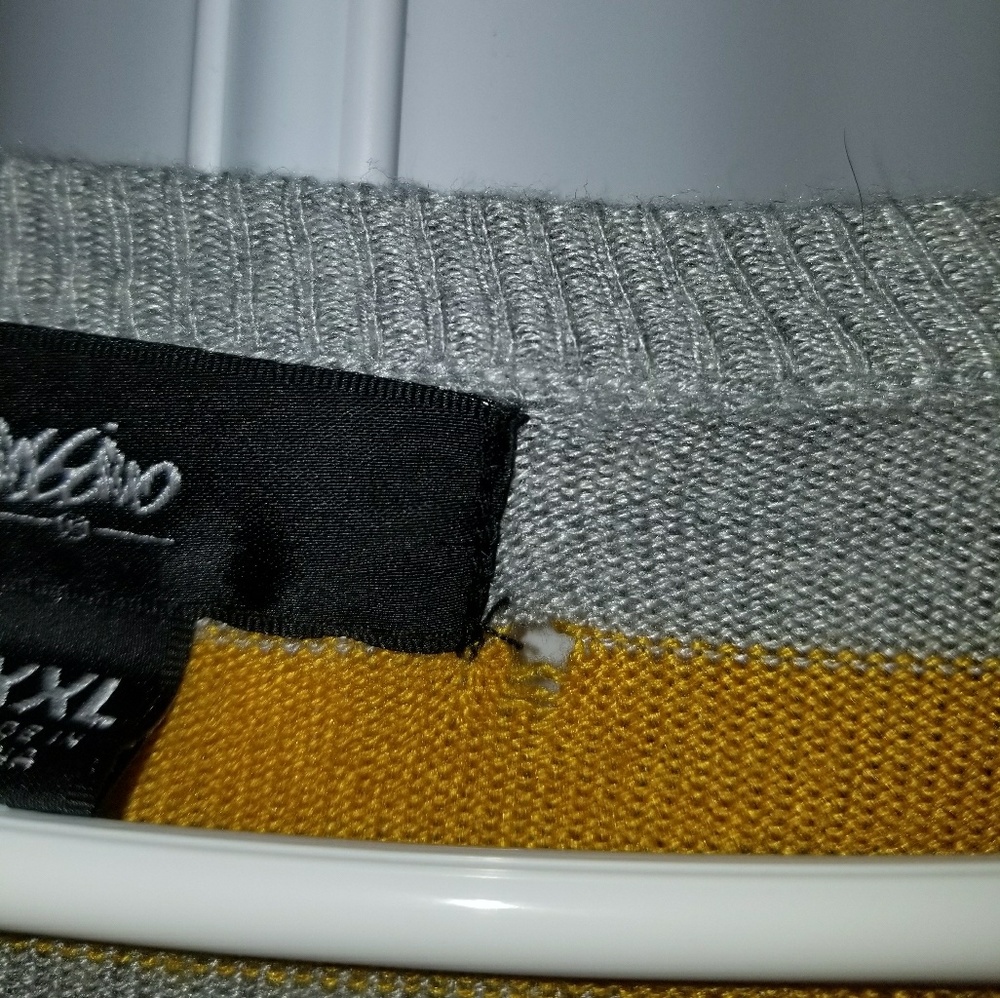 Target sweater - Picture 2 of 2